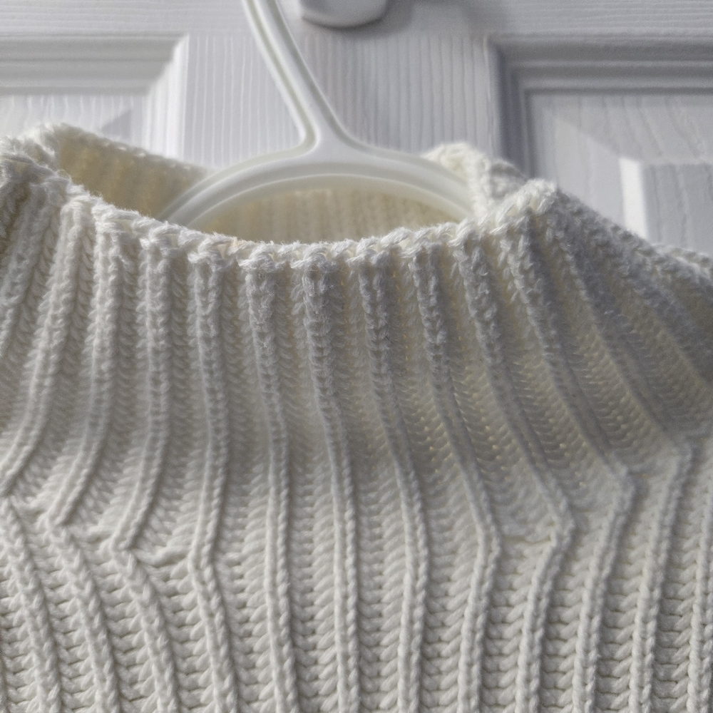 Gap Sweater - Picture 3 of 4